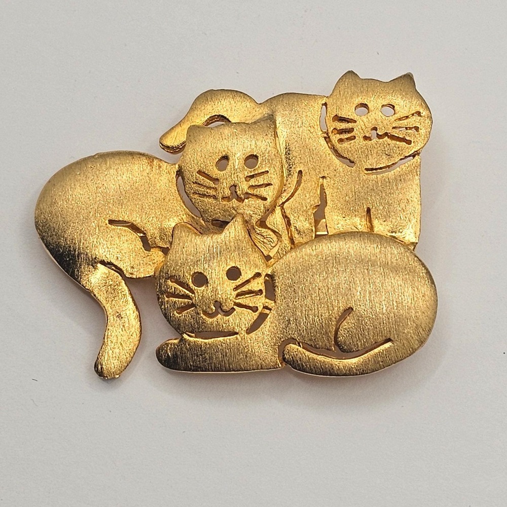 Vtg Ultra Craft Cat Brooch Brushed Gold Tone Figural Kitty Pin‎ Statement 2" Pet